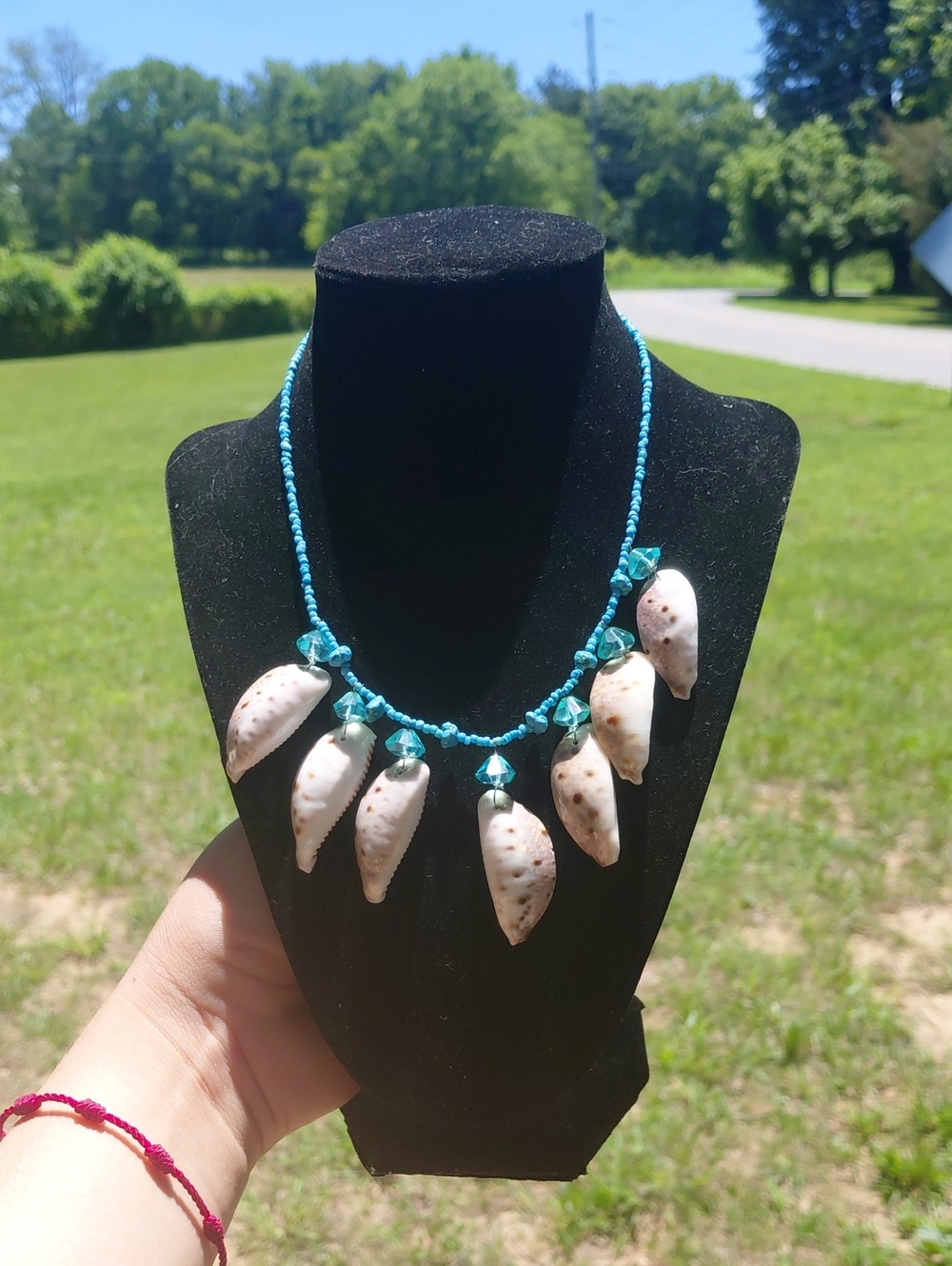 Express Shell Pendant Necklace